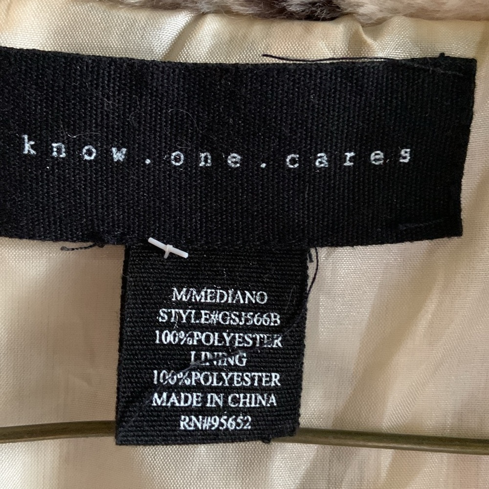 Super cute Know One Cares brand soft leopard fleece jacket size medium - Picture 3 of 6